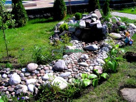 ИП "Лужок" - искусственные водоемы, пруды Алматы Горка с ручьём из круглых камней